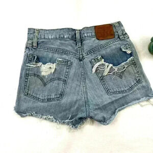 Levi’s Retro Highrise Butterfly Light Wash Distressed Wedgie Jean Shorts Size 26